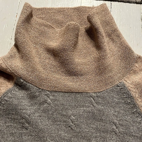 SOL ALPACA SWEATER - Picture 3 of 12